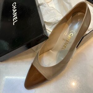 CHANEL Women's Brown and Cream Heels